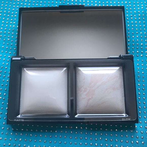 bareMinerals Other - BareMinerals Invisible Glow Powder Highlighter Duo